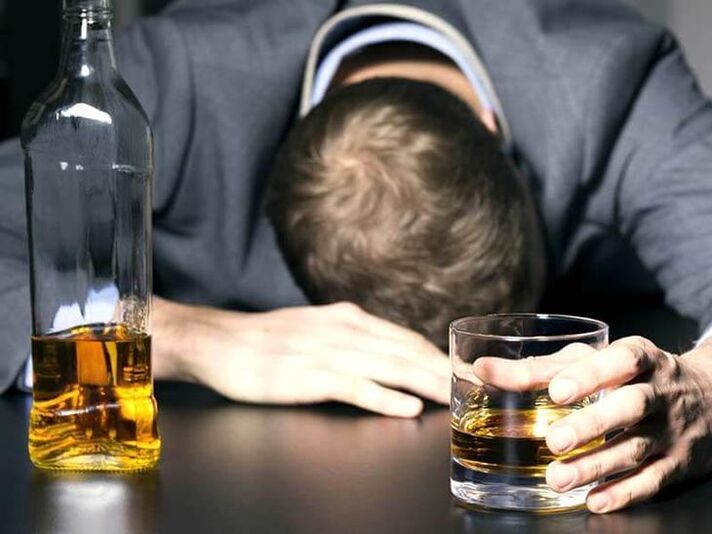 консумирање алкохол како причина за проширени вени